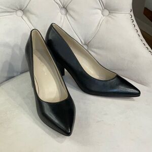 Black leather Marc Fisher pumps / heels size 6.5